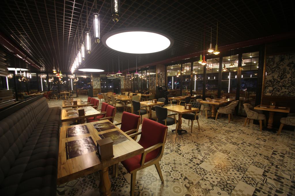 The Corner Hotel Sincan Esterno foto