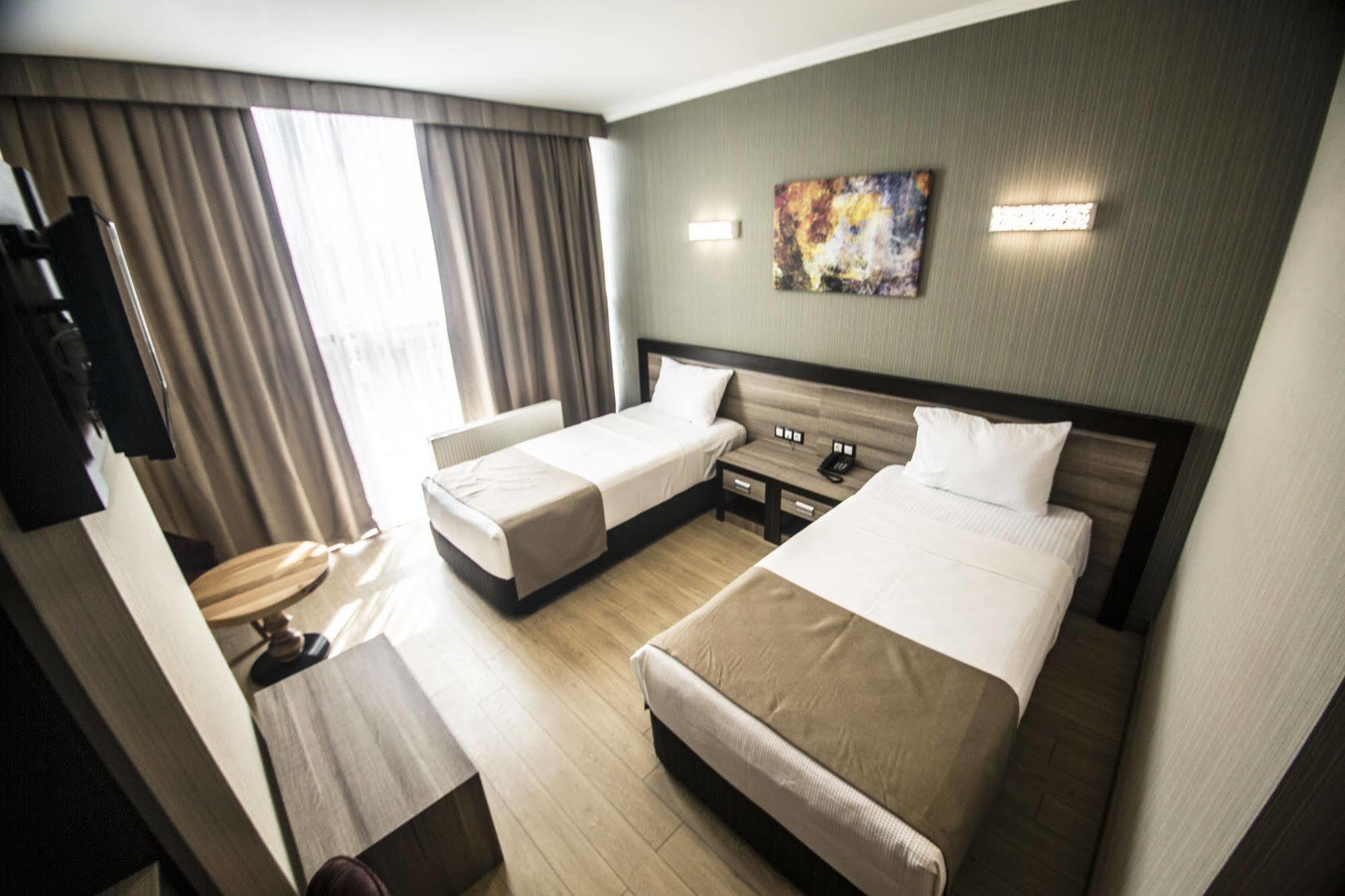 The Corner Hotel Sincan Esterno foto
